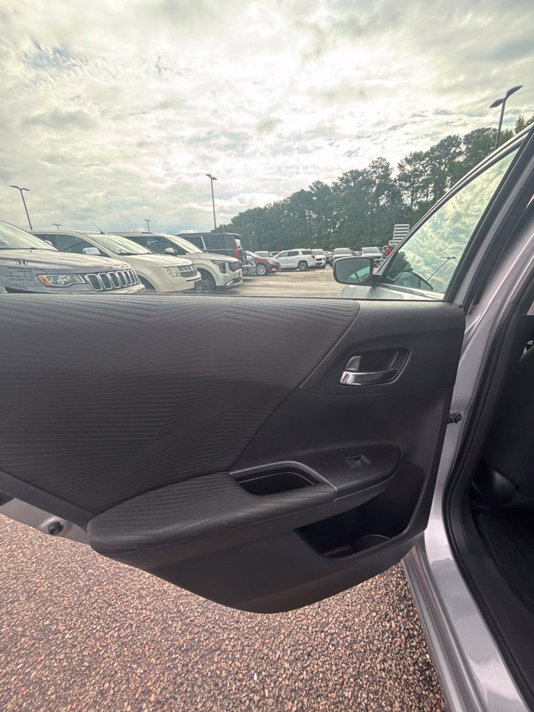 Used 2017 Silver Honda LX image 15