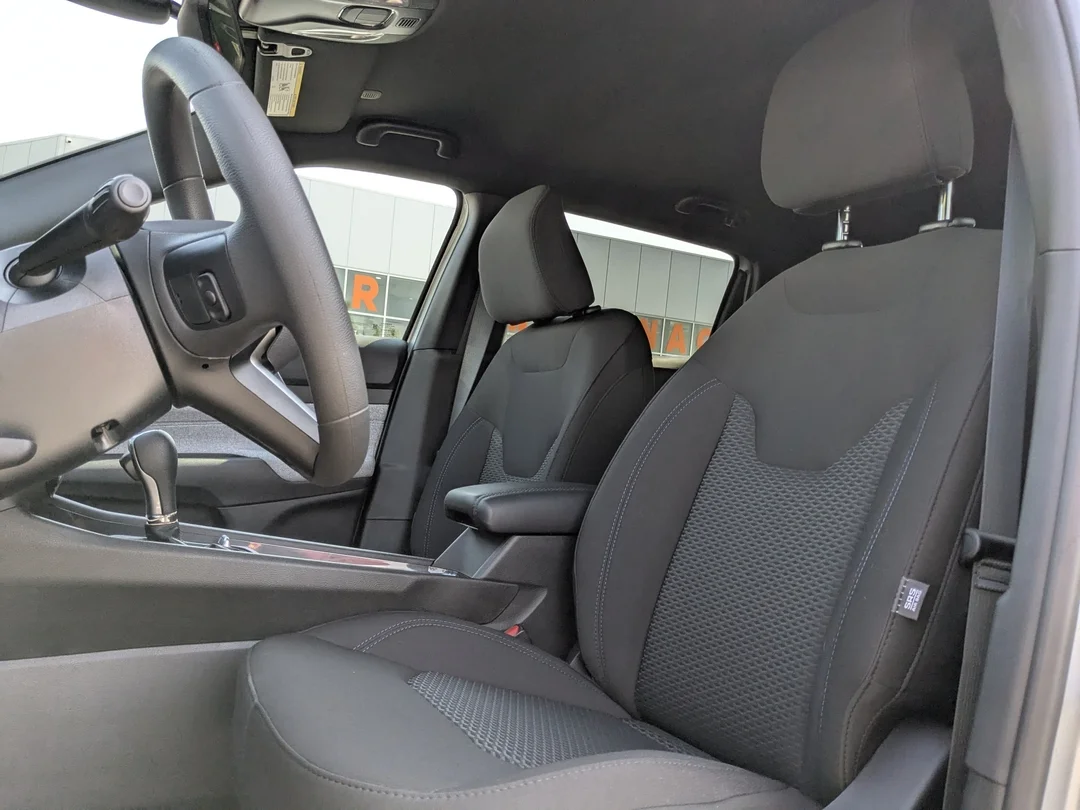 New 2025 Silver Jeep Sport - - 4X4 - 4.99% O.A.C - Heated Seats & More! image 14