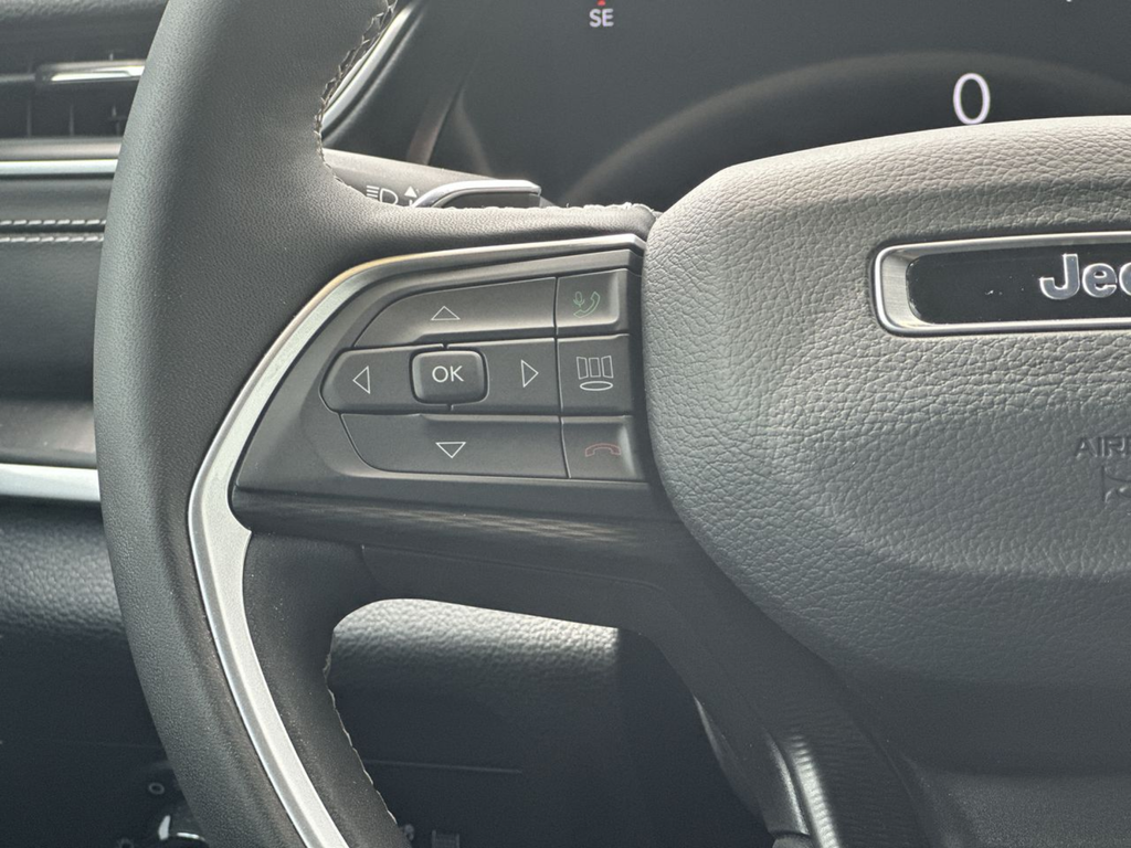 Used 2025 Silver Jeep Altitude X image 30