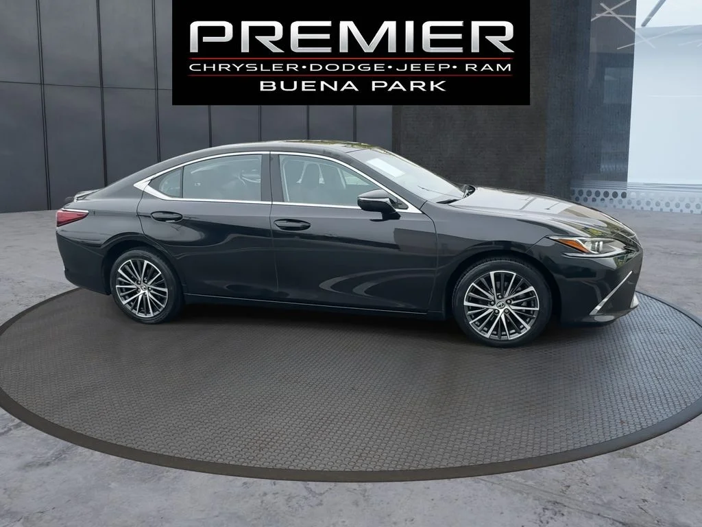Used 2023 Black Lexus 250 image 9