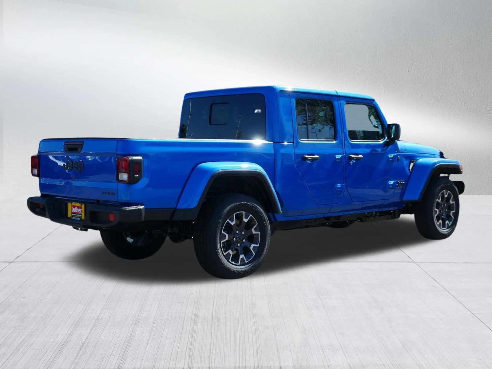 New 2026 Hydro Blue Pearl-Coat Exterior Paint Jeep Sahara image 7