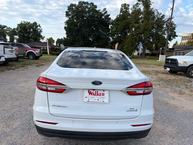Used 2019 Oxford White Ford SE image 12