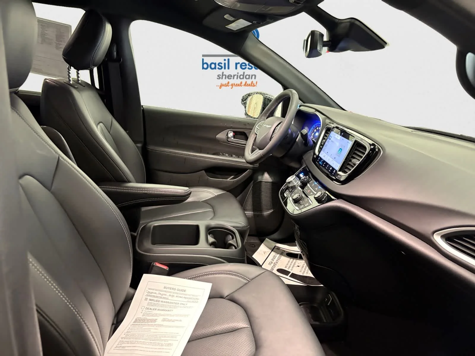 Used 2025 Fathom Blue Pearlcoat Chrysler Select image 12