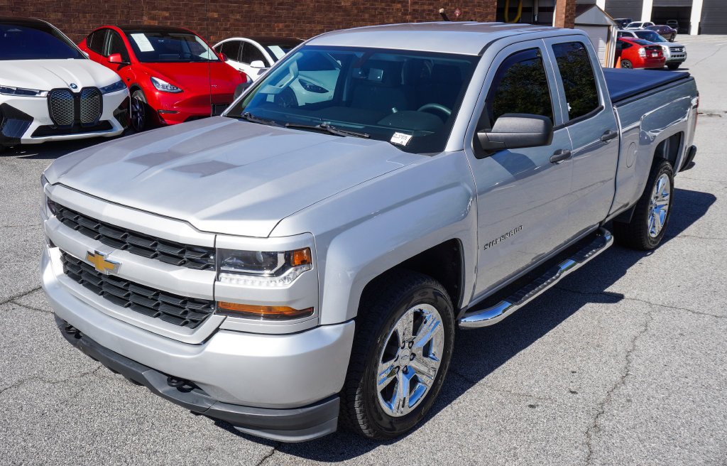 Used 2016 Silver Chevrolet Custom image 33