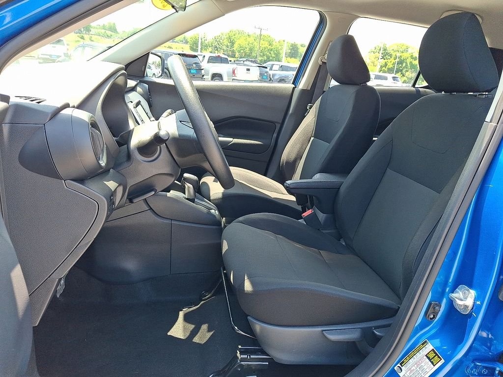 Used 2025 Blue Nissan S image 15