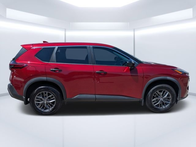 Used 2021 Red Nissan S image 2