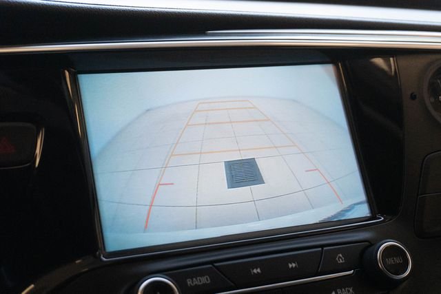 Used 2020 White Buick Essence image 28