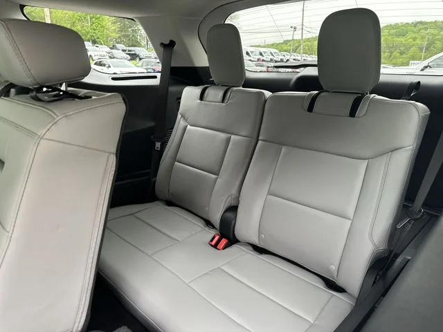 New 2026 Star White Metallic Tri-Coat Ford Active image 27