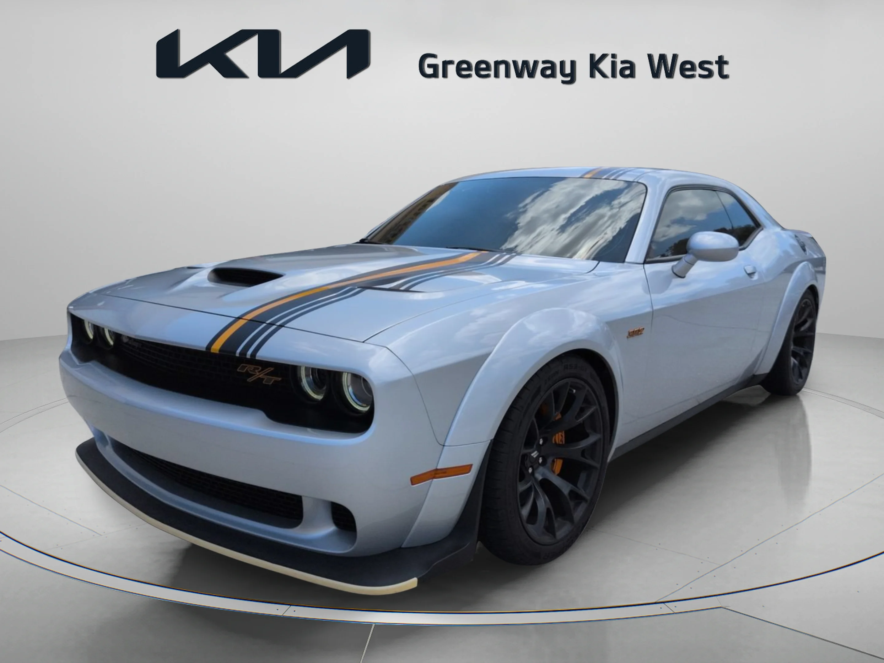 Used 2022 Triple Nickel Clearcoat Dodge R/T Scat Pack Widebody image 4