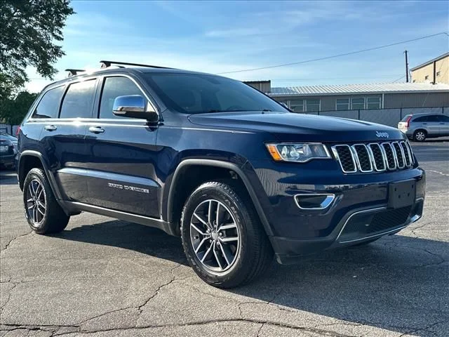 Used 2017 Blue Jeep Limited image 2