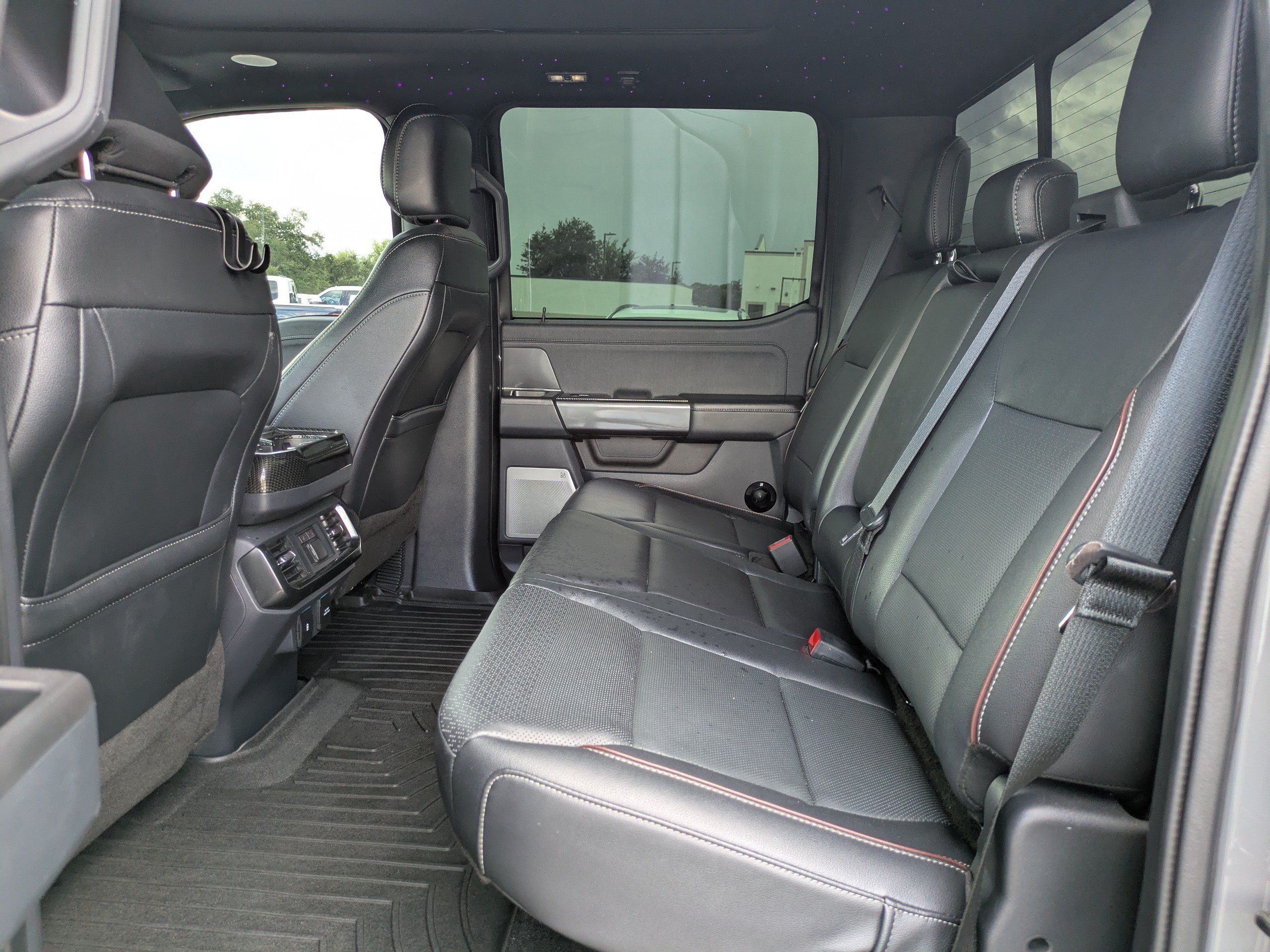 Used 2021  Ford LARIAT image 13