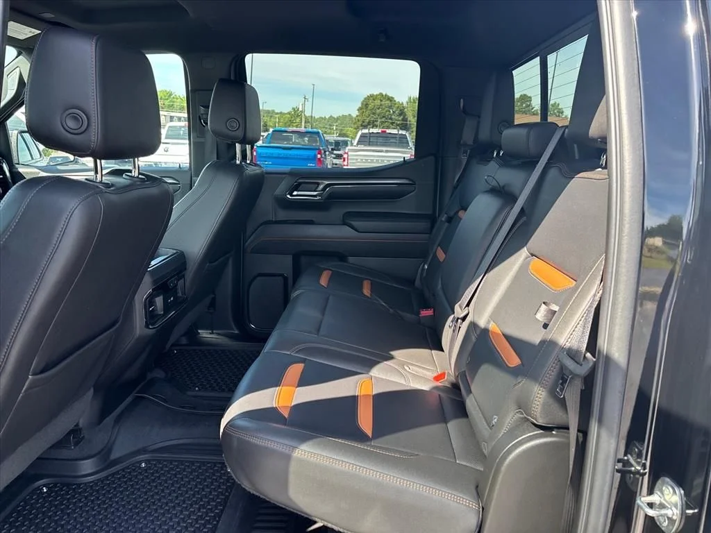 Used 2022 Black GMC AT4 image 17