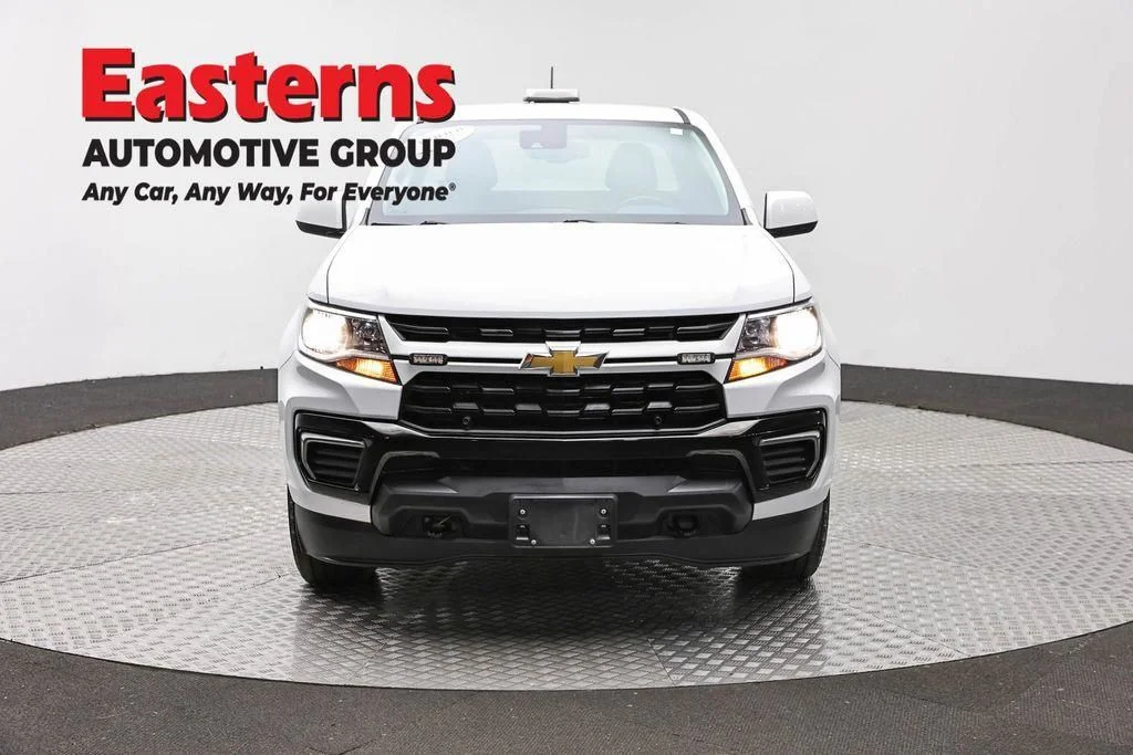Used 2022 White Chevrolet LT image 2