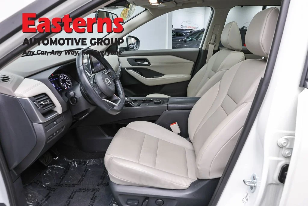 Used 2023 White Nissan SV image 14