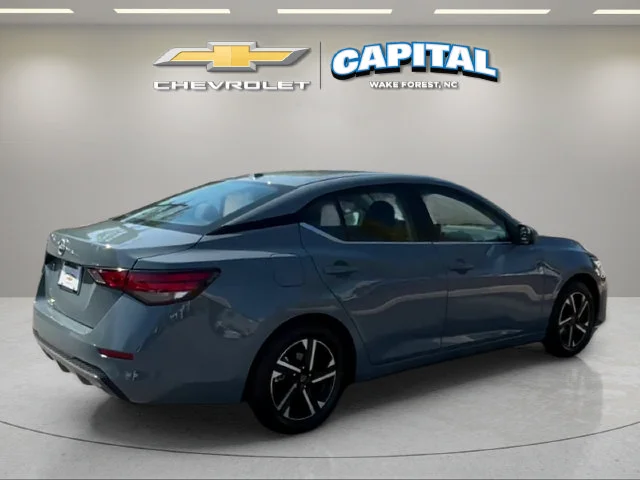 Used 2025 Gray Nissan SV image 5