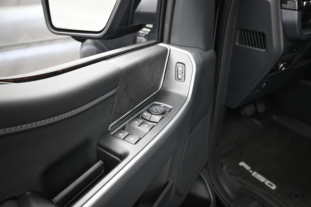 New 2026 Agate Black Metallic Ford XLT image 10