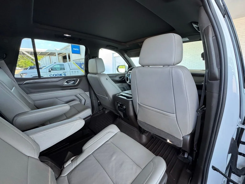 Used 2023 White Chevrolet Z71 image 29