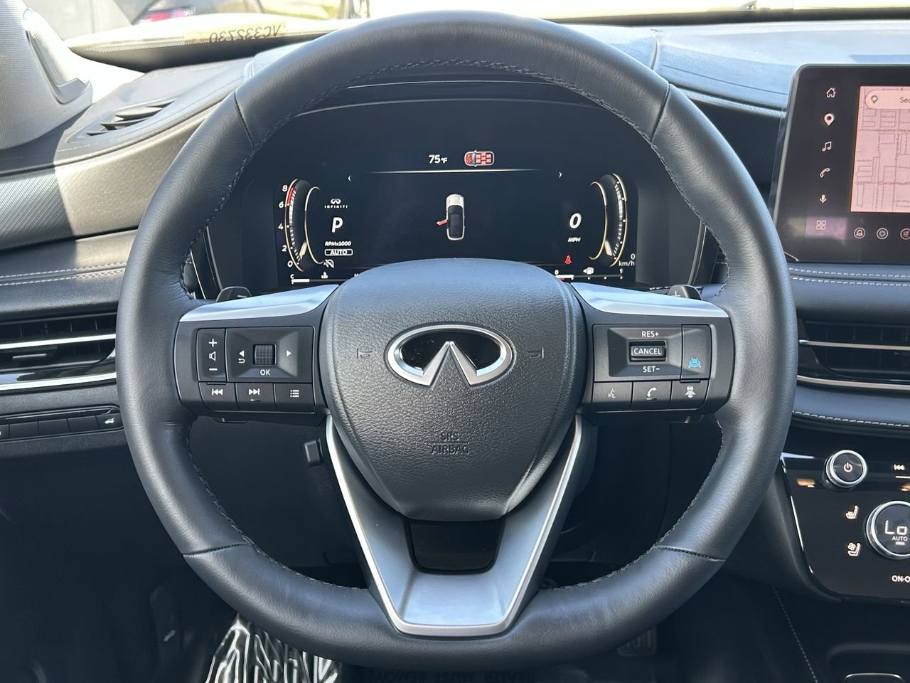 New 2027 RADIANT WHITE INFINITI LUXE image 25