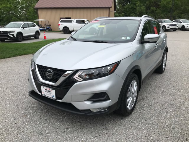 Certified Used 2022 Brilliant Silver Metallic Nissan SV image 3