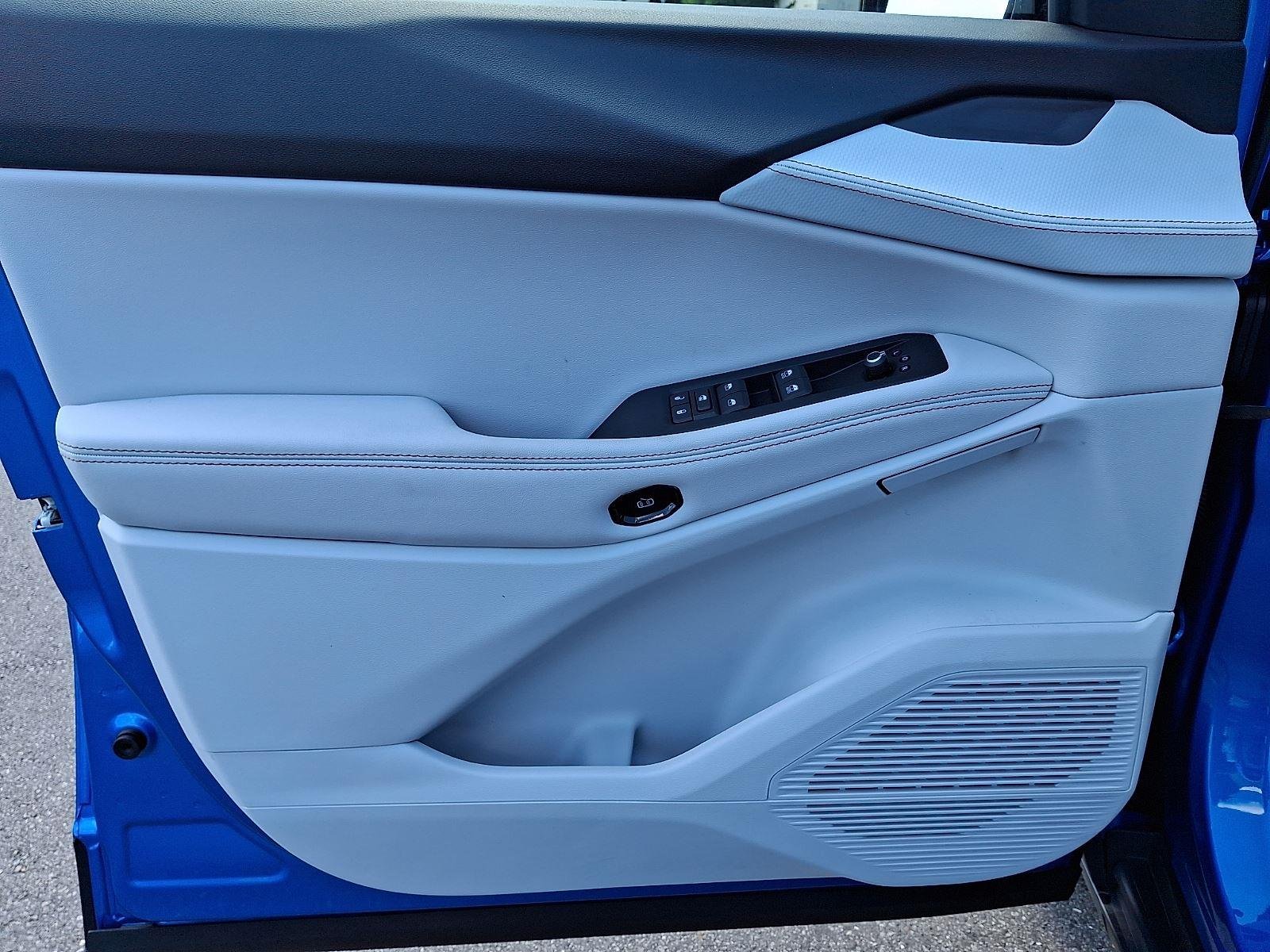 New 2026 Hydro Blue Pearl-Coat Exterior Paint Jeep Limited image 9