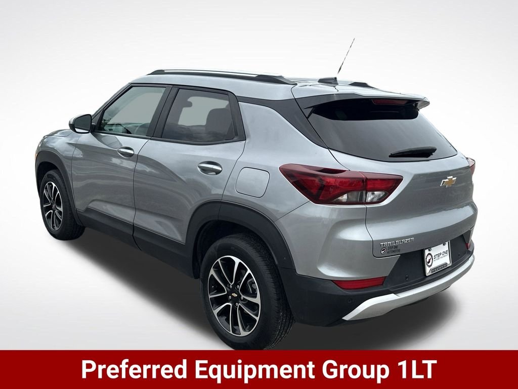 Used 2026 Gray Chevrolet LT image 5