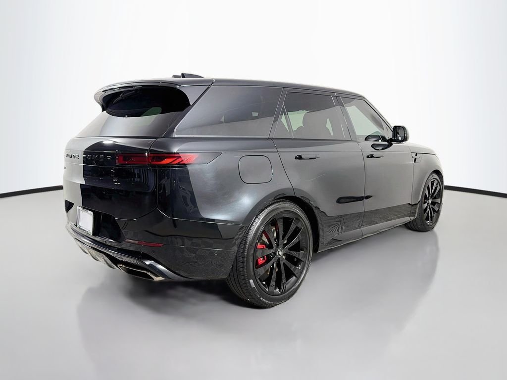 Certified Used 2025 Black Land Rover Dynamic SE image 5