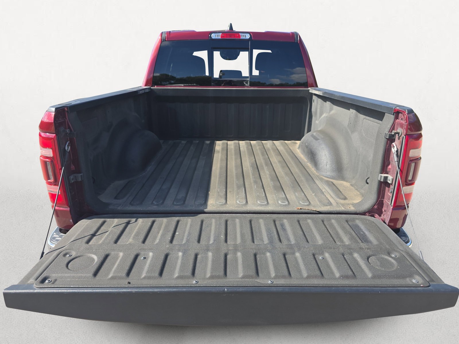 Used 2022 Delmonico Red Pearlcoat Ram Laramie image 12