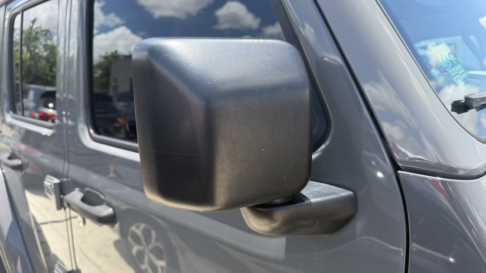Used 2018 Sting-Gray Clearcoat Jeep Sahara image 19