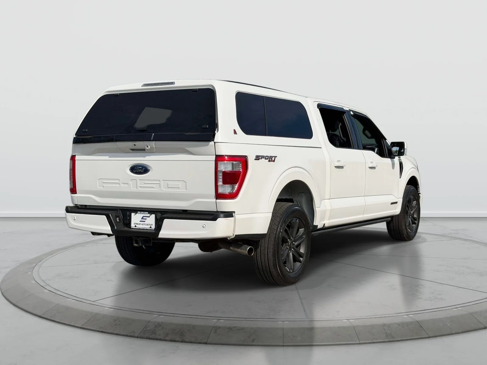 Used 2023 White Ford Lariat image 6