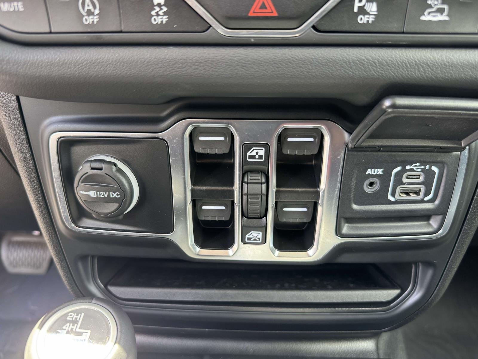 Used 2024 Bright White Clearcoat Jeep Sahara image 19
