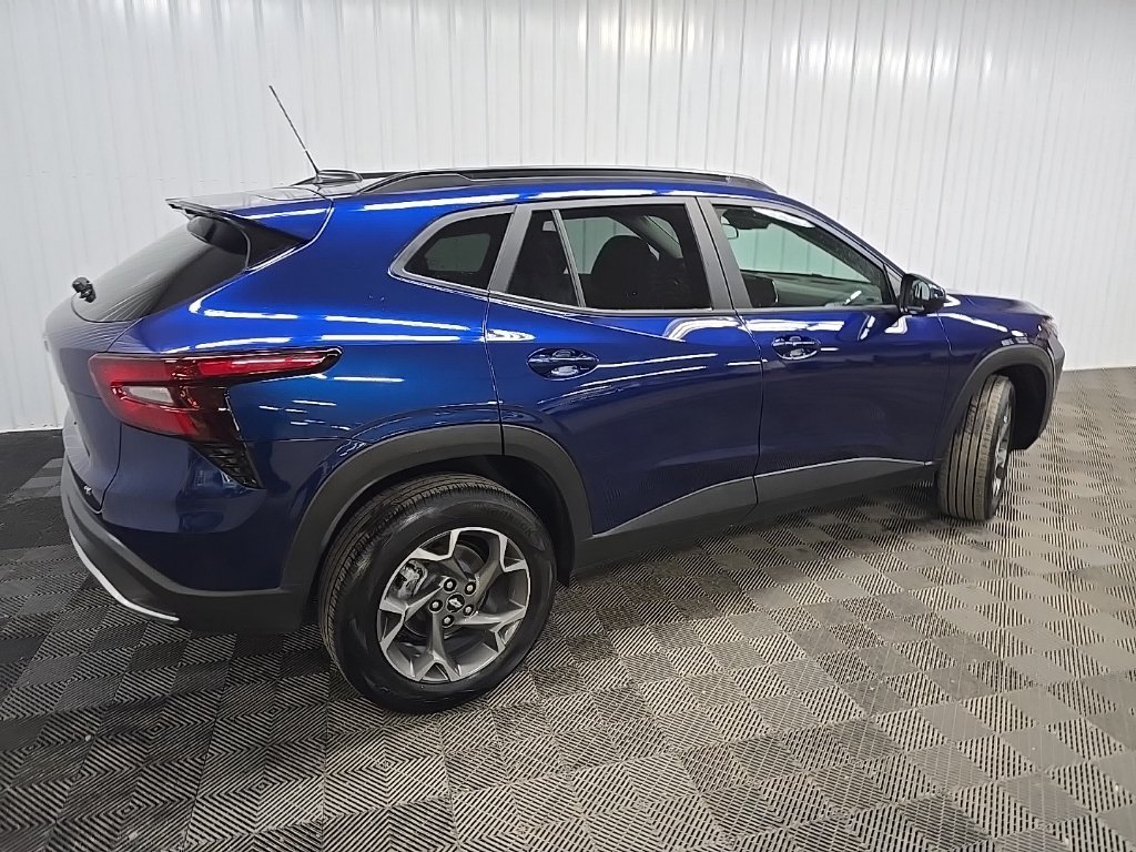 Used 2024 Blue Chevrolet LT image 3