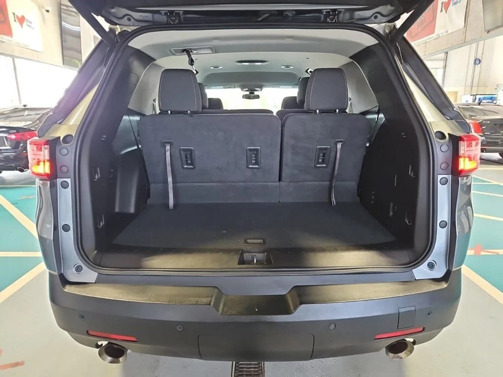 Used 2019 Gray Chevrolet LT image 6