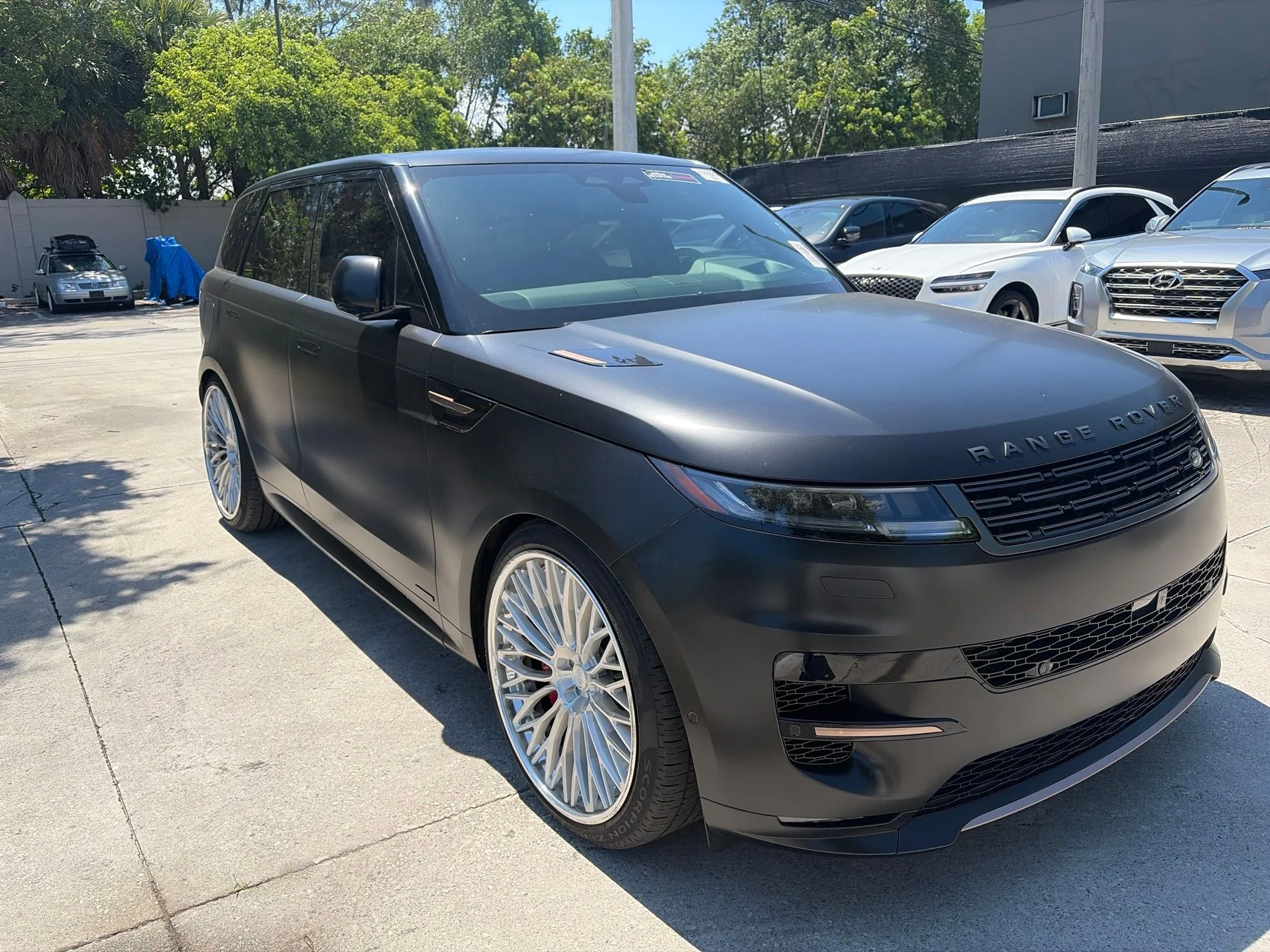 Used 2025 Black Land Rover Autobiography image 3