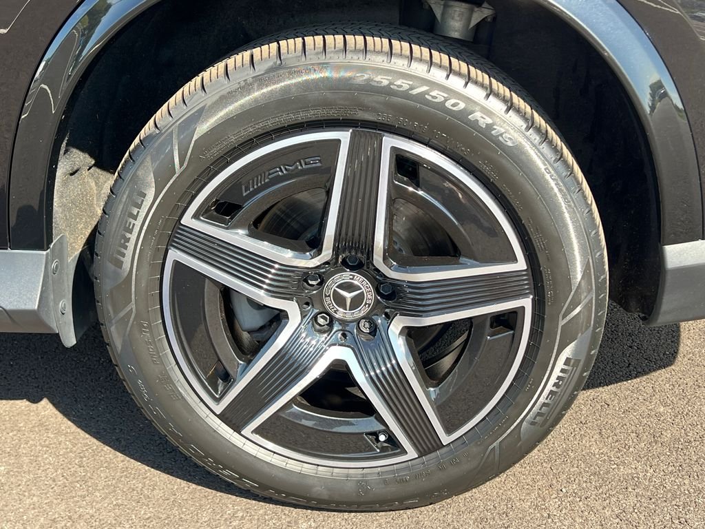 Used 2023 Black Mercedes-Benz GLC 300 image 34