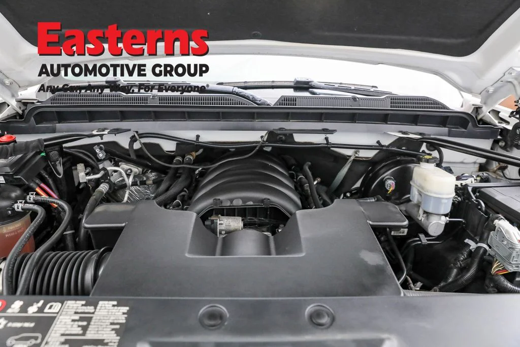 Used 2018 White Chevrolet LT image 7