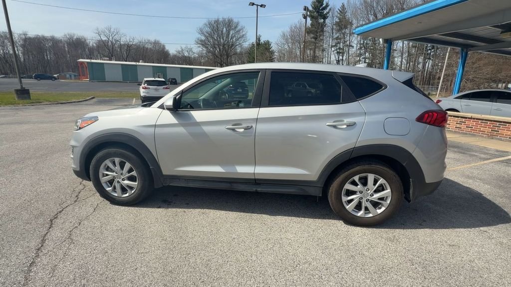 Used 2020 Silver Hyundai SE image 5