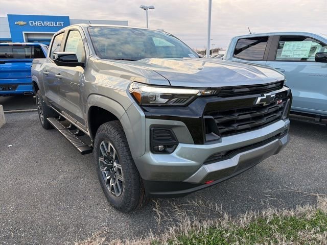 Sterling Gray Metallic 2026 Chevrolet Colorado Z71 Crew Cab 4WD Pickup Truck Four-Wheel Drive
