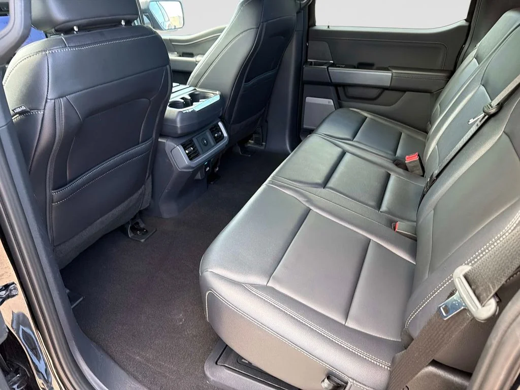 Used 2025 Agate Black Metallic Ford XLT image 15