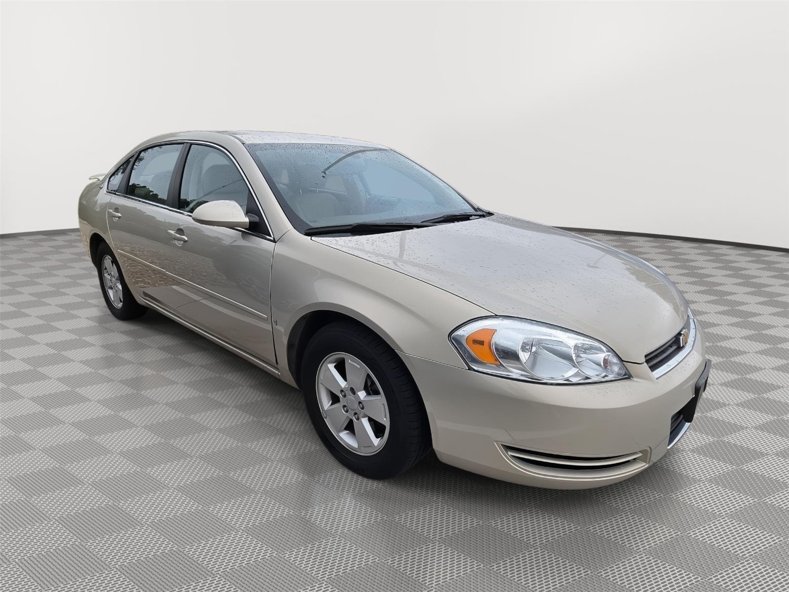 Used 2008 Gold Mist Metallic Chevrolet LT image 1