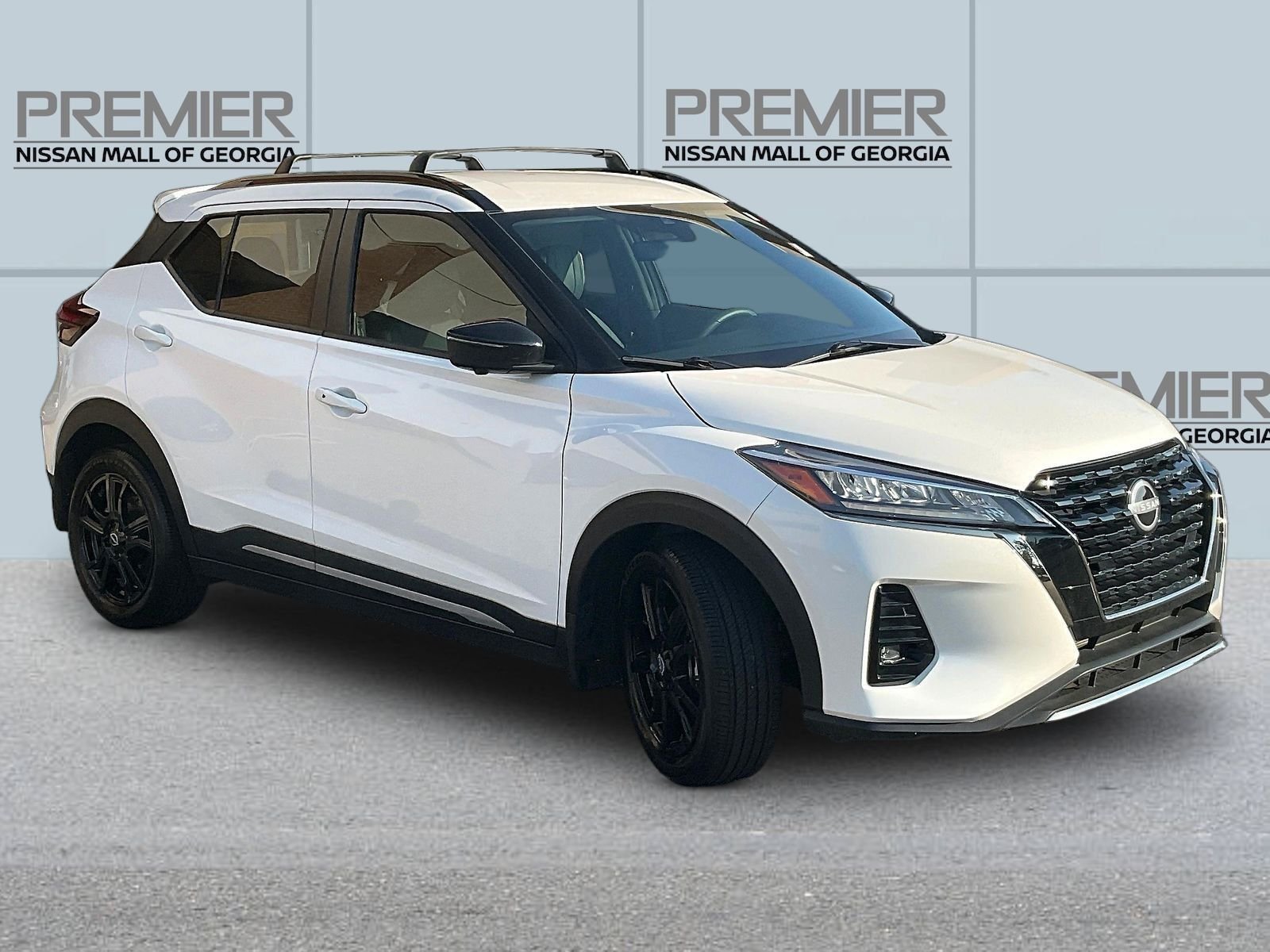 Used 2024 White Nissan SR image 3