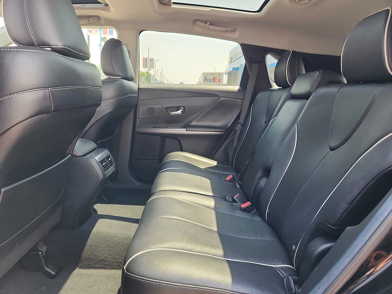 Used 2013 Black Toyota XLE image 10