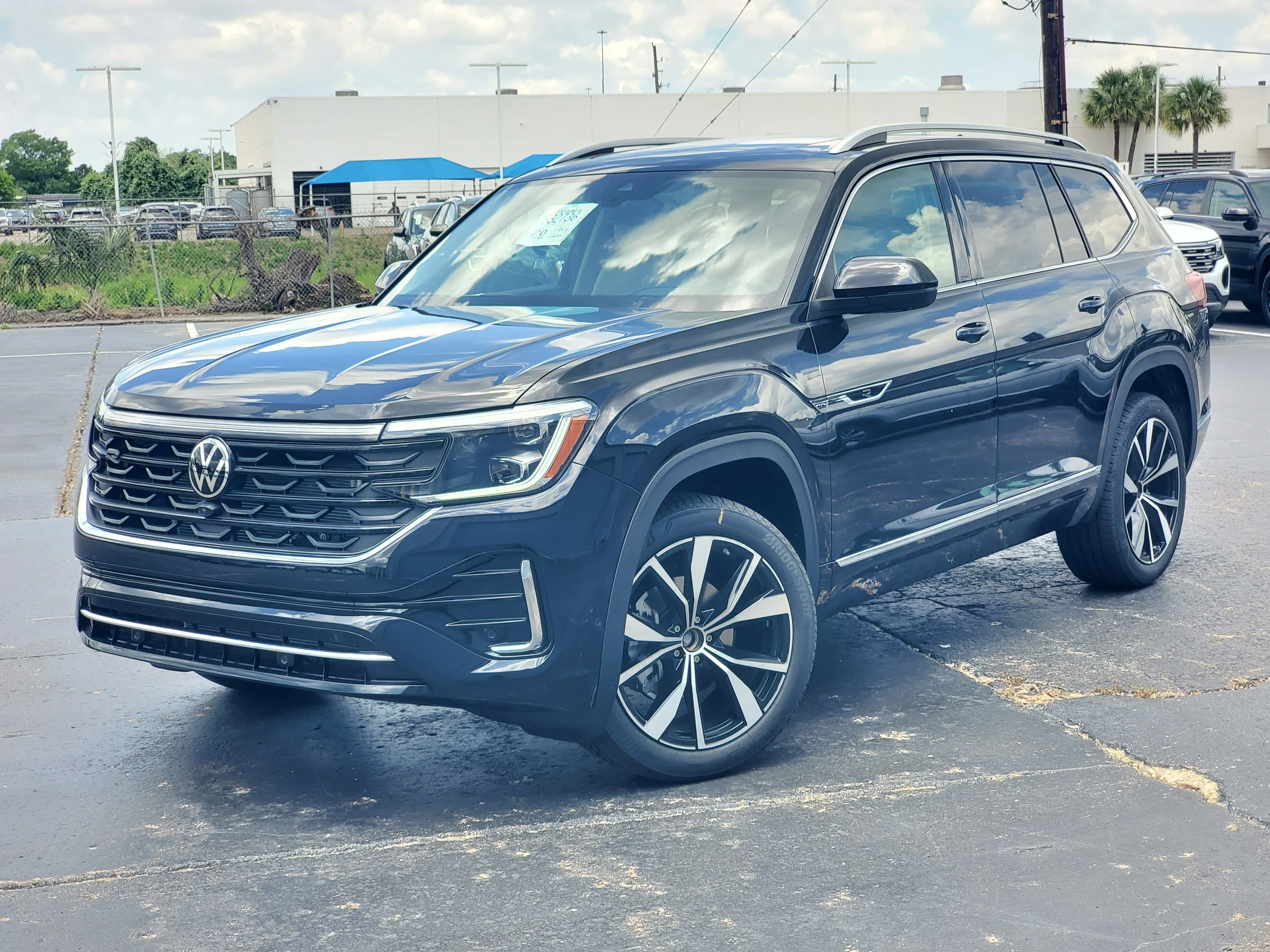 2026 Volkswagen Atlas 2.0T SEL Premium R-Line 4MOTION's photo