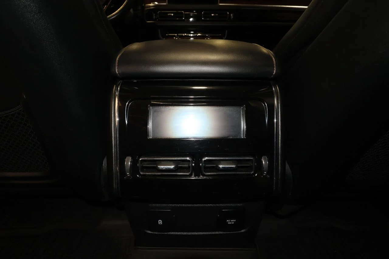 Used 2022 Silver Lincoln Reserve image 31