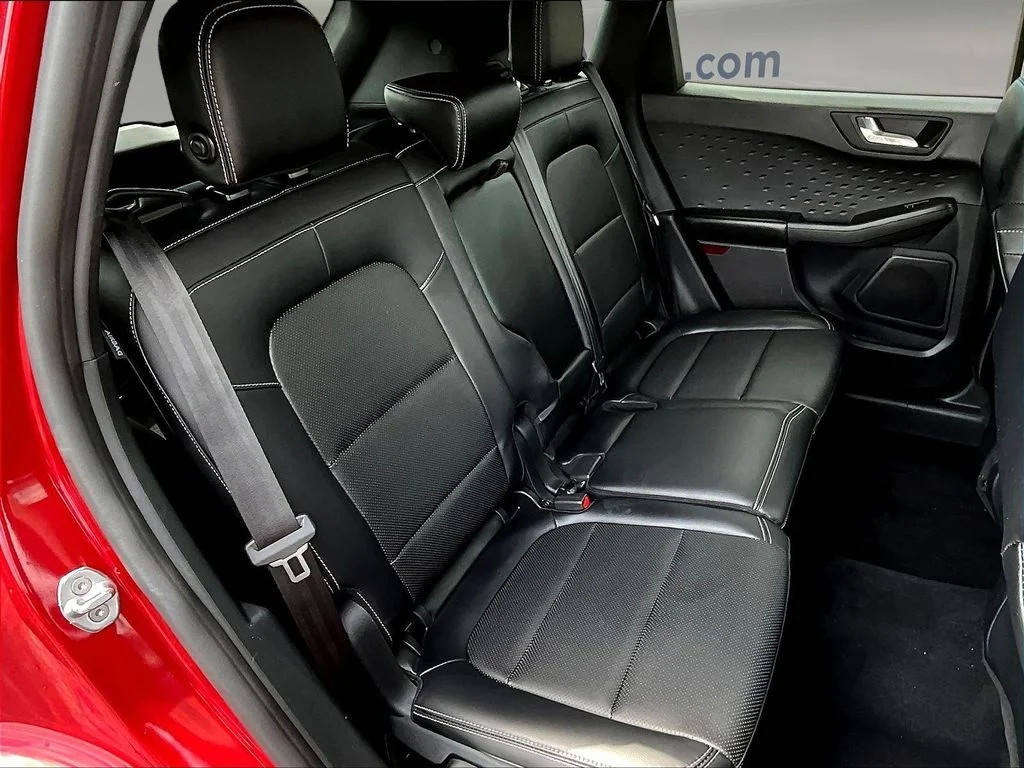 Used 2020 Red Ford SEL image 29