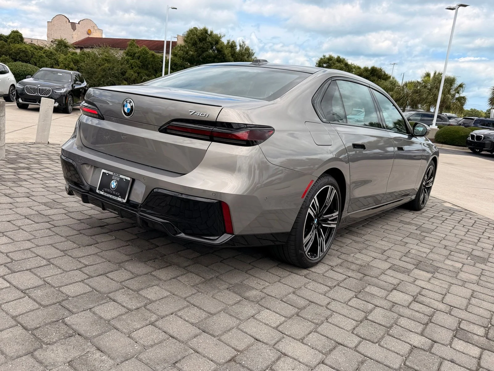 Certified Used 2023 Oxide Grey Met BMW 740i image 9