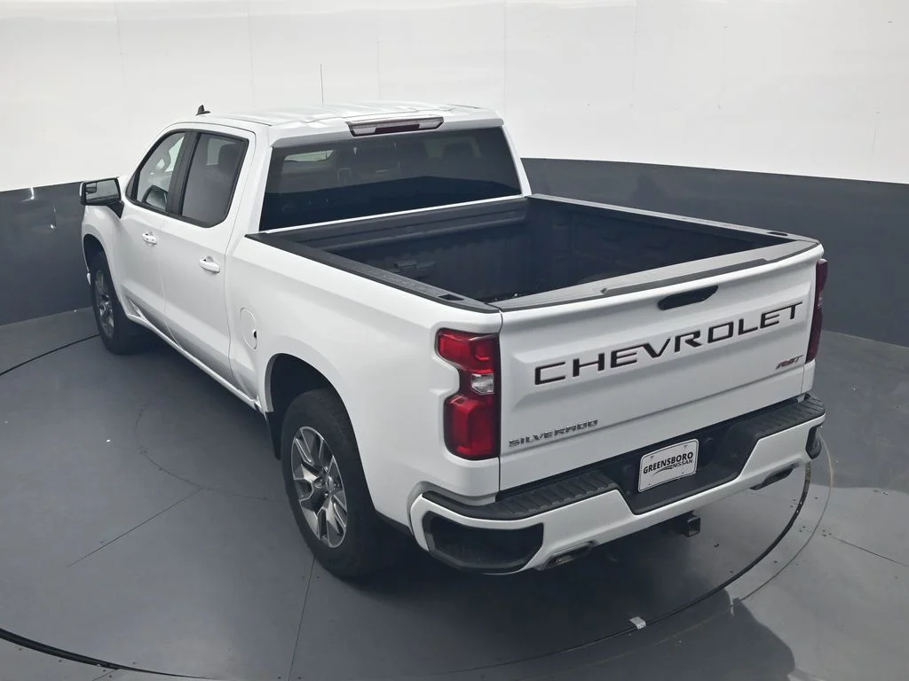 Used 2022 White Chevrolet RST image 36