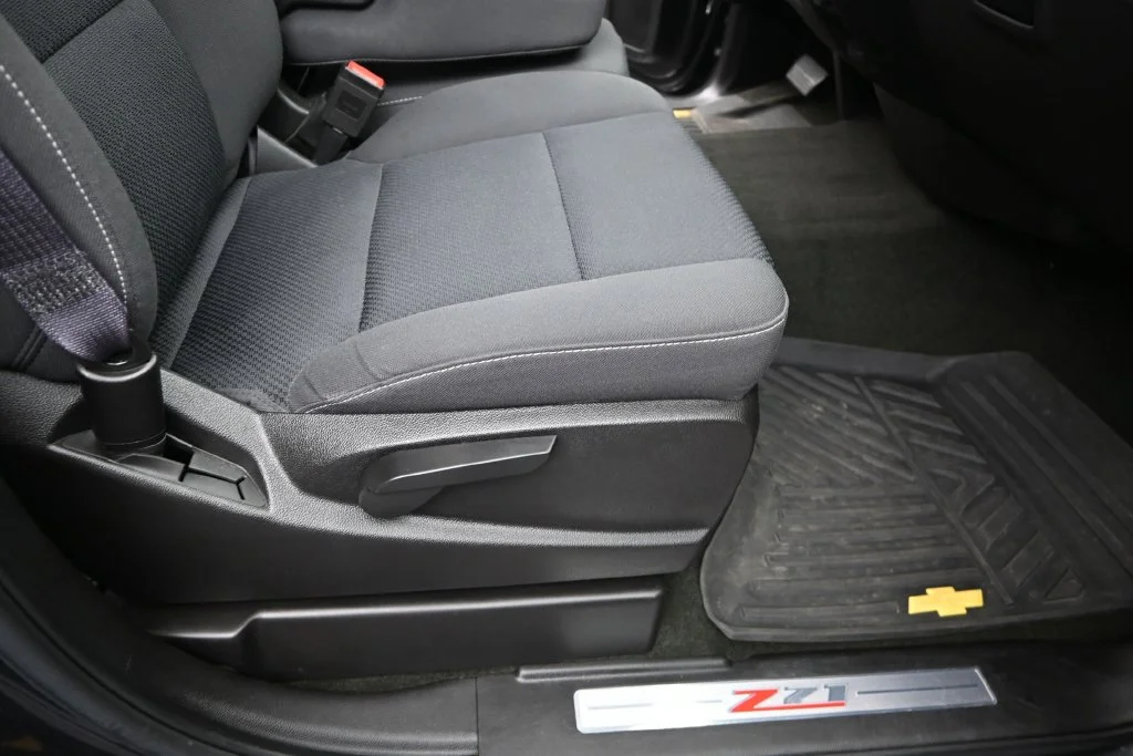 Used 2016 Tungsten Metallic Chevrolet LT image 11