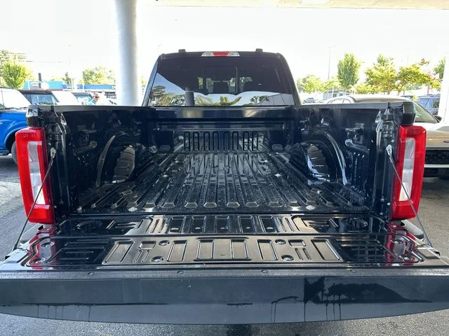 Used 2023 Black Ford XLT image 24