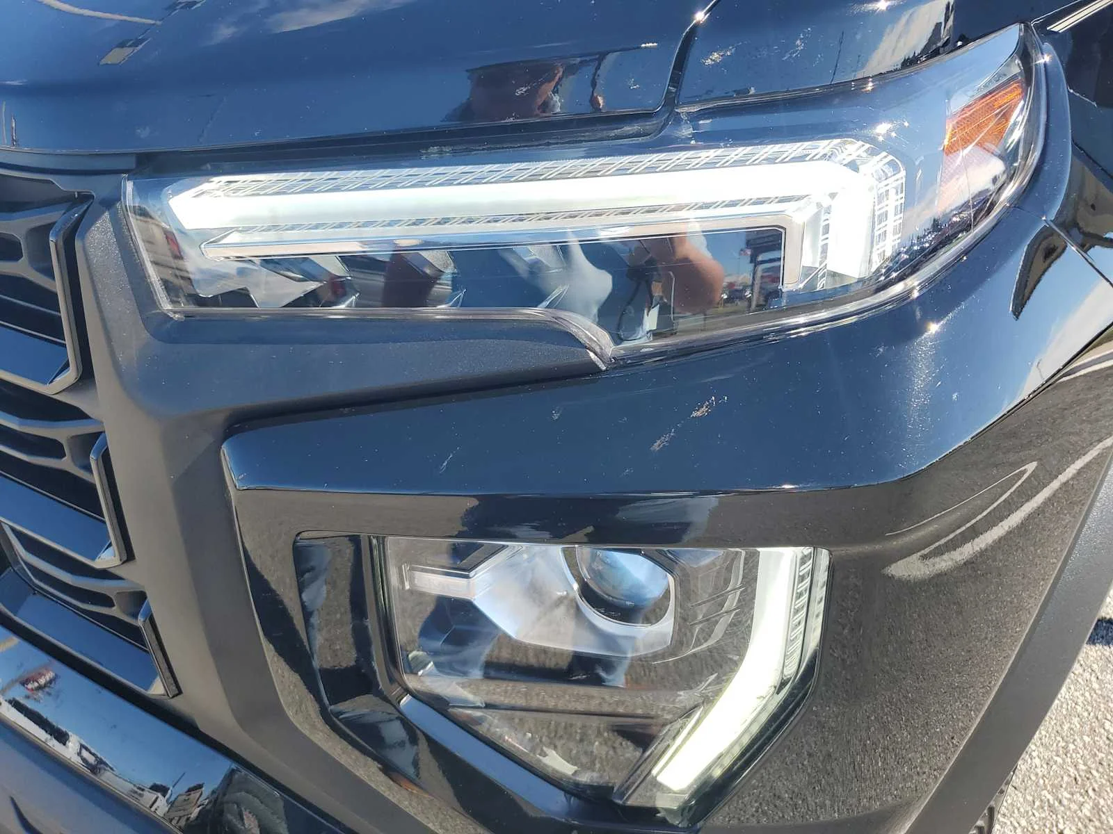 Used 2024 Onyx Black GMC Elevation image 12