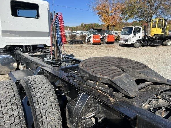 Used 2012 White Peterbilt with 4 Car Cage image 15